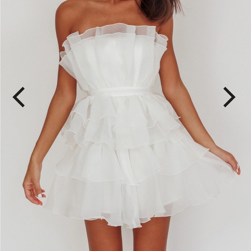 Selfie Leslie White Strapless Ruffled Sundress